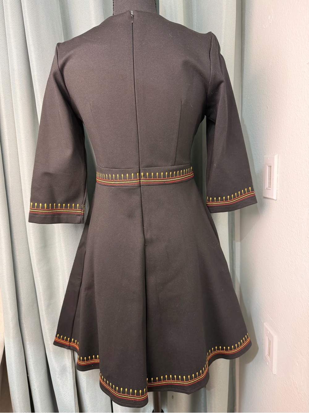 Lai Meng Five Cats Black Embroidered Folk Floral Fit and Flare Dress Sz S - Picture 2 of 13